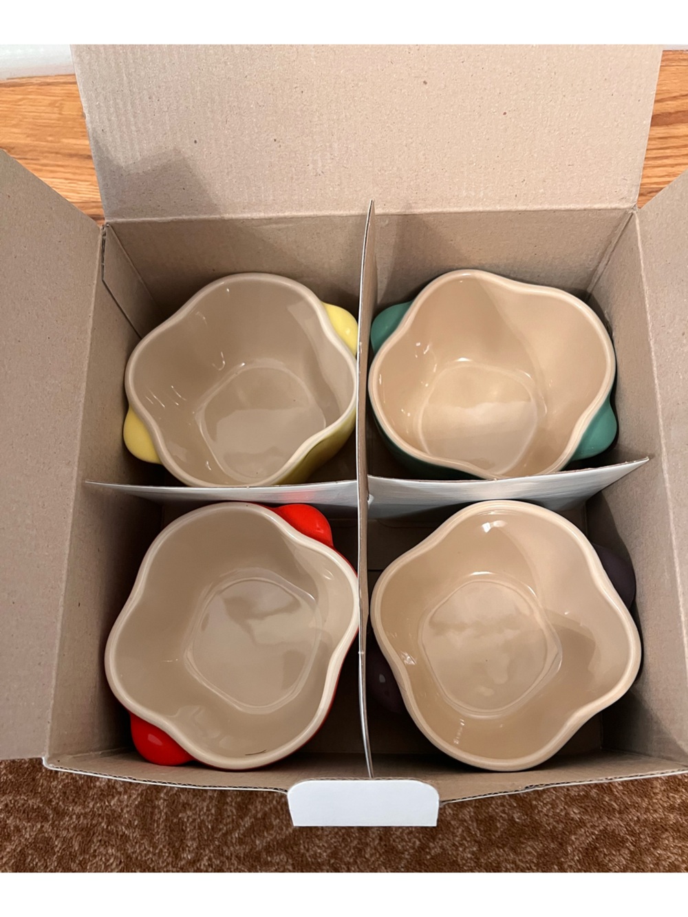 NIB Le Creuset set of 4 petite bell pepper casseroles - Picture 7 of 16